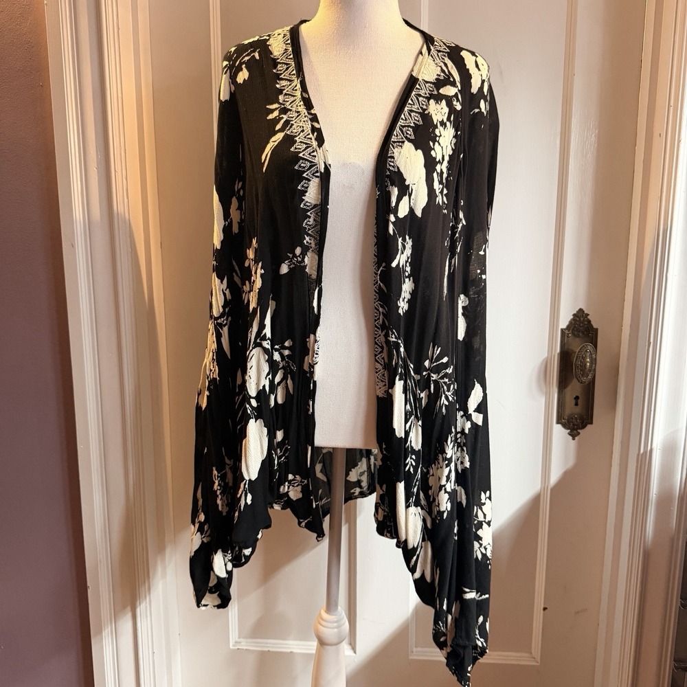 Lucky Brand Black And White Floral Kimono One Size - Picture 2 of 7